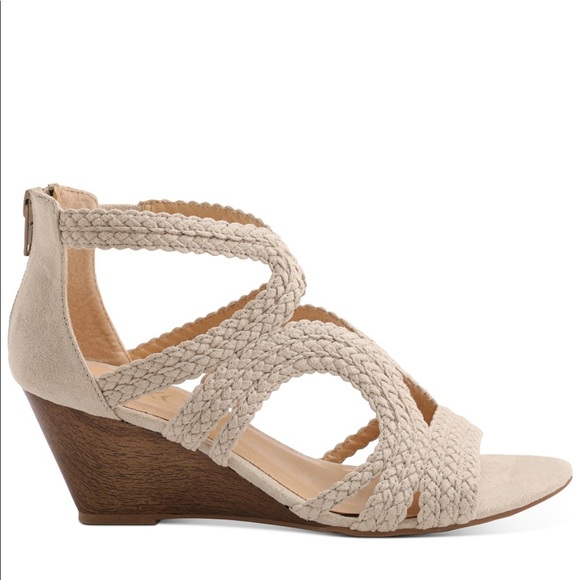 NEW XOXO Sampson Strappy Wedge Sandals - Picture 2 of 7